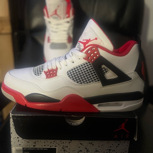 AIR JORDAN 4 RETRO (FLAME RED) SIZE 11 MEN BRAND NEW - Picture 3 of 4